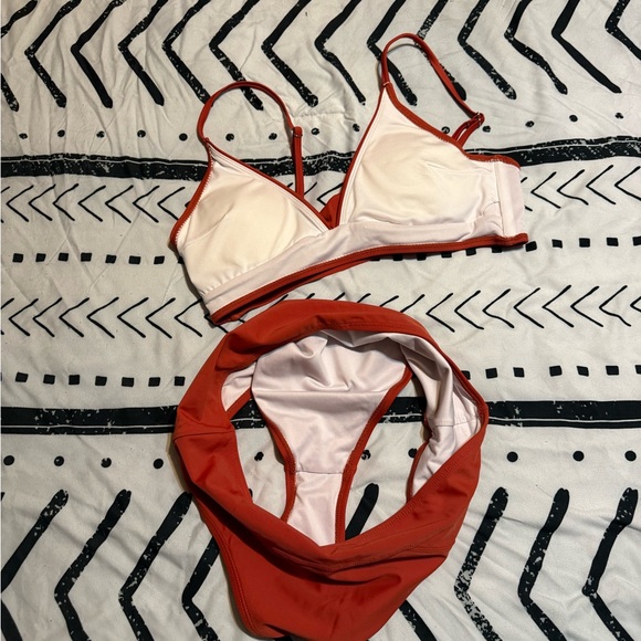 Bikini Set - Picture 2 of 3